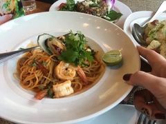 -Chom Cafe and Restaurant