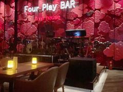 -FOUR PLAY BAR