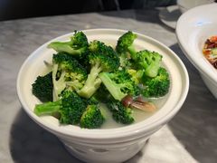 鸡枞烩西兰花-蔴将·川菜(黄龙万科店)