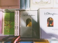 -钟书阁(松江泰晤士小镇店)