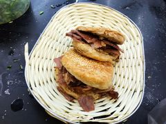 牛肉烧饼-天津乾毓德饭庄·清真传统炒菜·海鲜烧烤(咸阳路店)