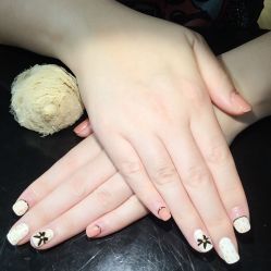 -EMILY艾枚莉美甲美睫·美颜·现磨咖啡