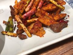 香辣藕条炒牛干巴-云海肴·汽锅鸡·云南菜(美罗城店)