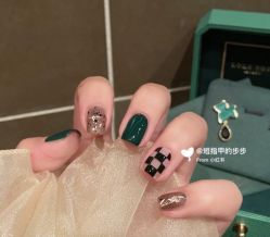 -悦指间美甲美睫