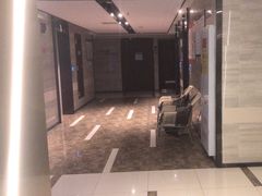 -欧辰国际酒店(重庆欢乐谷轻轨站店)