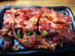 秘制牛肉-小泥炉烤肉烧烤大排档