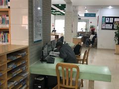-曹家渡街道图书馆