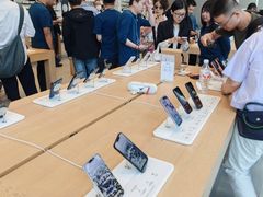 -Apple零售店(华贸购物中心店)