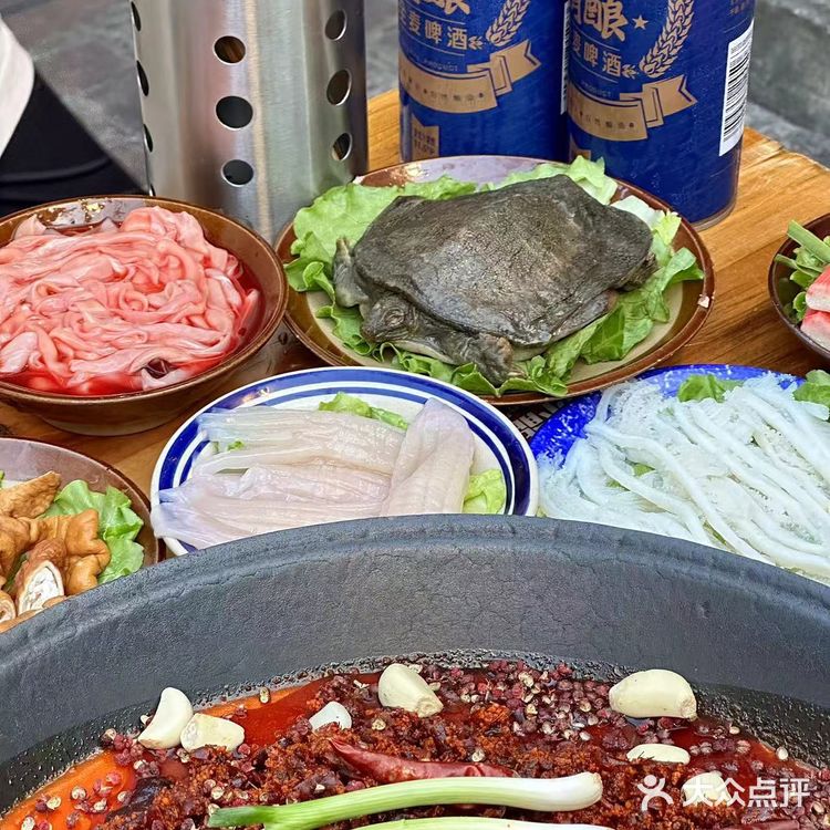 成都本地人超爱的划算又好吃的市井火锅🥘 