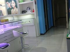 -提一眼镜·蔡司·依视路(小寨店)