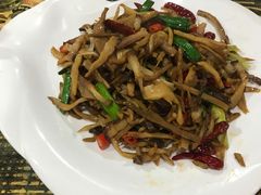 -红娃川菜馆(宝云街店)