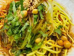 黄面-努拉洪鸡蛋面馆