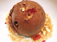 榛子巧克力冰淇淋-惠食佳·朱雀(东方商厦店)