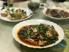 干烧耗儿鱼-洪霞餐馆
