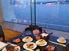 靠窗位-白天鹅宾馆·流浮阁咖啡厅