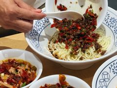 -李与白包子铺(桐梓林店)