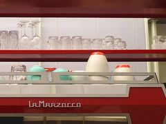 -UNI UNI(环亚凯瑟琳店)