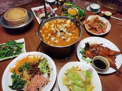 -老滇山寨•云南特色菜•地方菜•民族风情歌舞表演(金碧店)