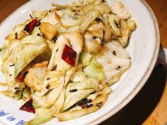干红薯叶炒包菜-吃饭皇帝大土家民族菜(正大广场店)