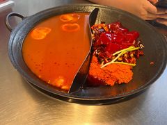 -鹿鸣山草本茶香火锅(园西路店)