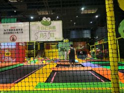-蹦蹦跳跳(新奥购物中心店)