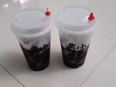 黑白-龙巢盱眙龙虾·牛蛙·烧烤宵夜(八卦岭店)