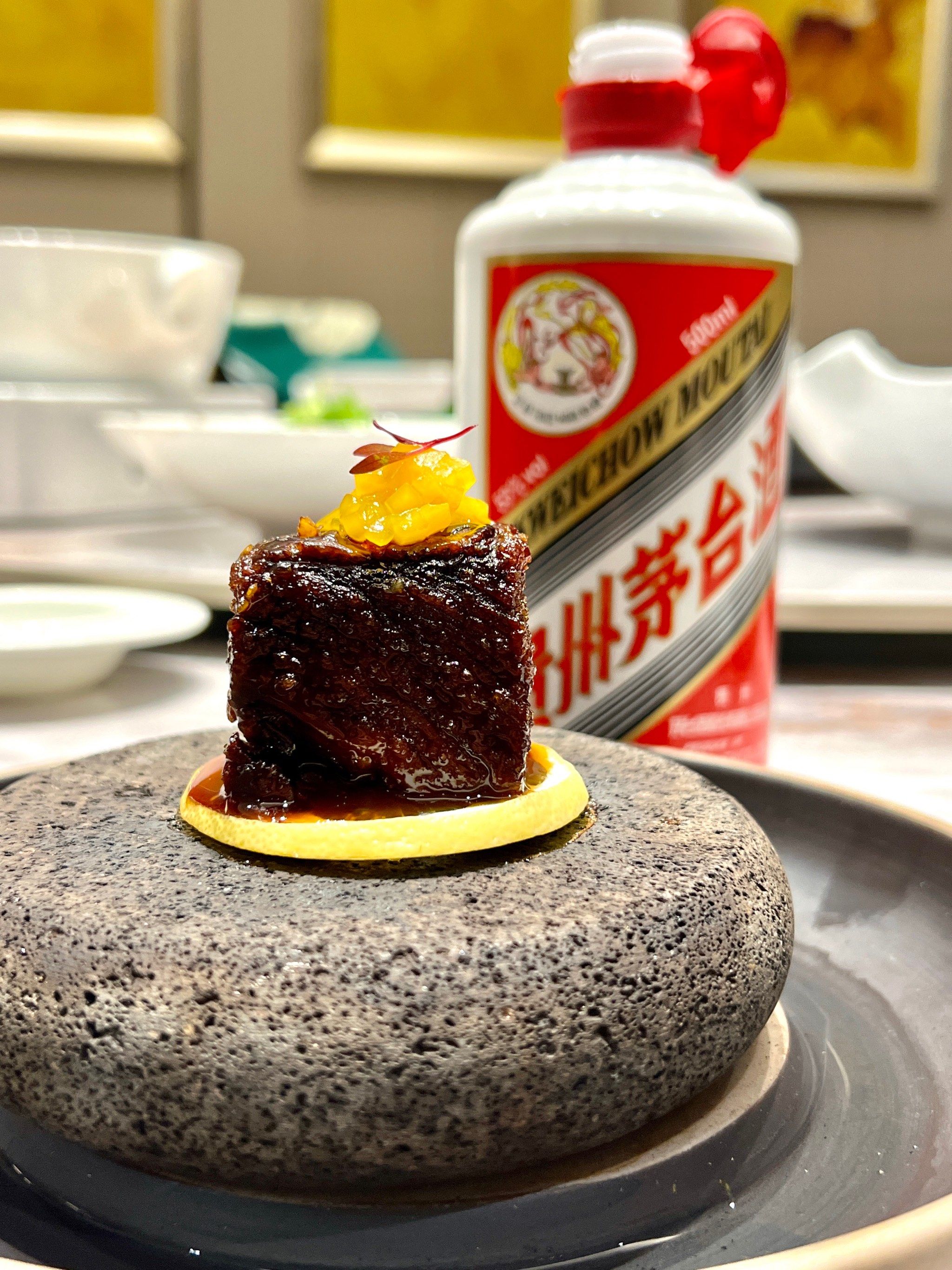 茅台火焰雪花牛肉!好吃到不想家!