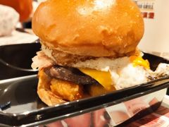 布里欧修特堡-The Habit Burger Grill 哈比特汉堡(复兴soho店)