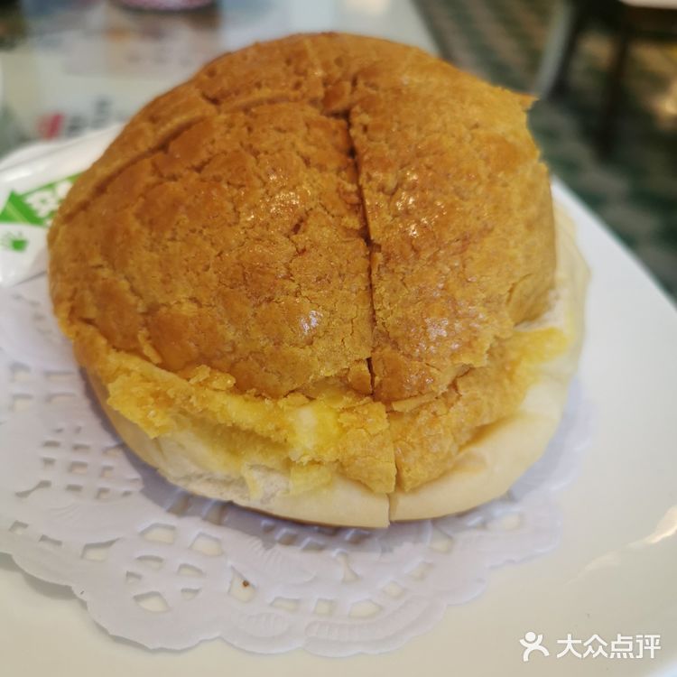 上个月吃过吴系以后，一直对鸡爪念念不忘，这次又跟闺蜜