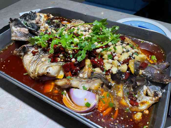 歆鱼坊秘制烤鱼(宝龙店)-"活鱼现杀,团的3斤重的清江鱼,下单前要去.