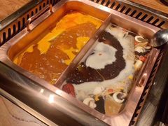 -老牌坊云南鱼豆花火锅(爱建店)