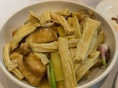 姜葱腐竹焖鱼腩-文记壹心鸡(宝华路店)