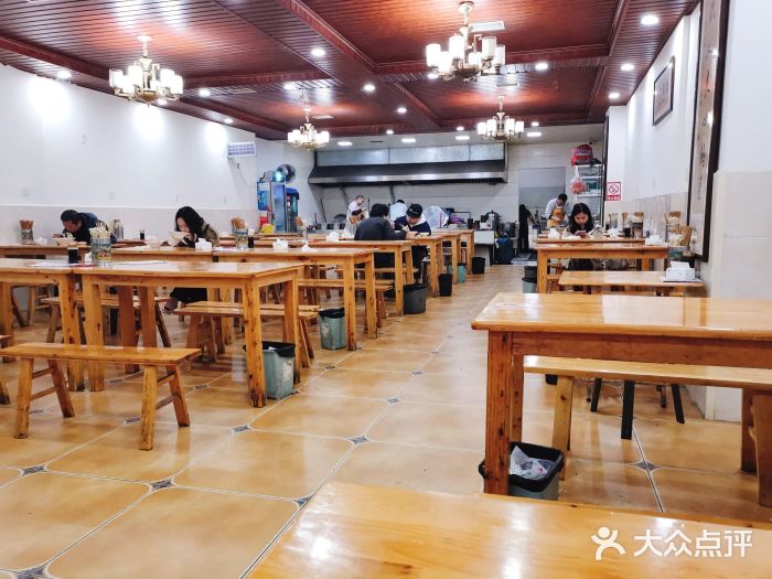 华兴街自力面店大堂图片