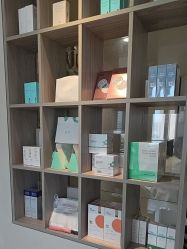 -佳颜轻医美·美学抗衰中心