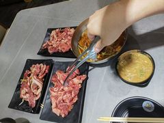 -啊美丽炭火烤肉(滑翔一店)
