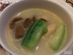 奶汤胜瓜云吞蚌肉-御花园·粤菜·海鲜火锅(中山公园店)