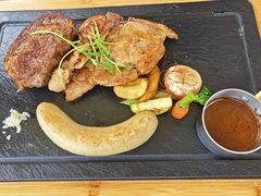 -卡普里披萨·牛扒·下午茶