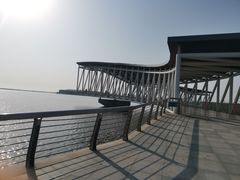 -上海滴水湖皇冠假日酒店