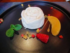 自制焦糖坚果冰糕-YUE·6·西式融合餐厅(外滩六号店)