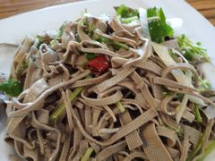 -溢心园香河肉饼总店