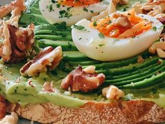 牛油果煮蛋吐司-RAC BAR(安福路店)