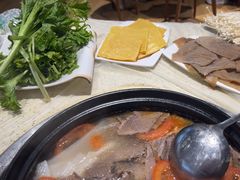 -九寨沟特色牦牛肉汤锅