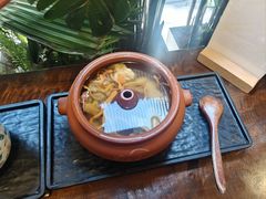 -银米·云南传统过桥米线(双廊黑金冠店)