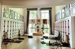 -成都阿难陀艾扬格瑜伽中心