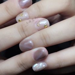 -一笔绣狂草美甲坊