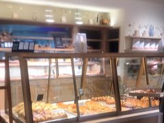 面包甜点陈列柜-Dough&Joe团憩(瑞虹天地月亮湾店)