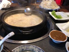 -大匠工房古船木艺术餐厅·猪肚鸡专门店(长白仙岛店)