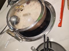 -洪氏嗨捞·广东猪肚鸡·椰子鸡火锅(西咸万象城店)