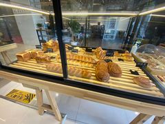 面包甜点陈列柜-熊叔熊婶面包房(团结湖店)