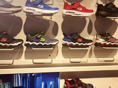 -SKECHERS 斯凯奇(上海国际时尚中心店)